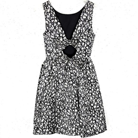 Erin Fetherston Resort 2014 Doily Jacquard Bow Back Dress Black Silver Size 2 - Picture 2 of 12